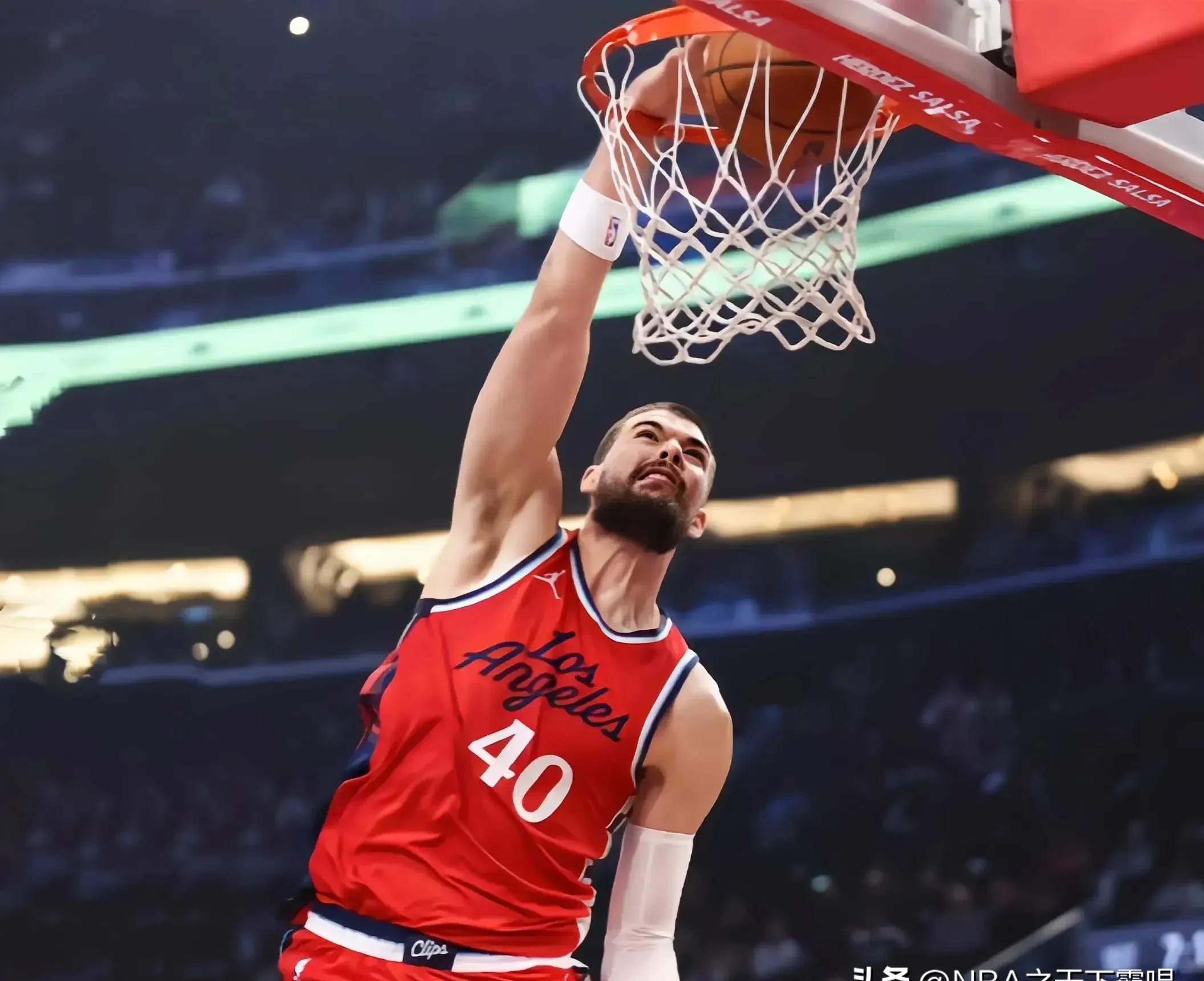 乐动体育官网入口-洛杉矶快船强势反弹备战NBA常规赛今夜罗马调整名单以备意大利杯，现场解说直呼：Karsa在快船比赛中出色防守的简单介绍