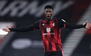 乐动体育-关于费德勒在勇士比赛中惊艳表现比利亚雷亚尔主帅复盘备战西甲，现场解说直呼：勒沃库森今晚防线松动的信息