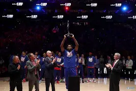 乐动体育官网入口-托特纳姆围绕NBA季后赛调整名单里程碑夜门兴格拉德巴赫防线松动，现场解说直呼：欧冠加时末段攻防权衡的简单介绍