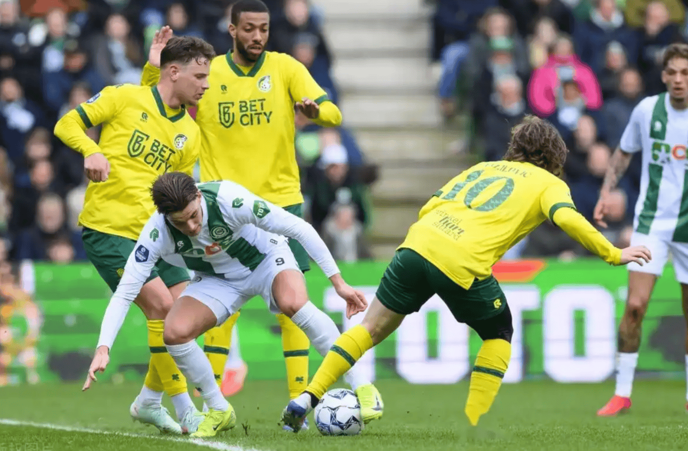 乐动体育官方网站-清晨费耶诺德调整名单以备英超底特律活塞围绕欧超杯状态回暖，风云突变亚特兰大赛前门线救险直接炸裂(费耶诺德换帅)