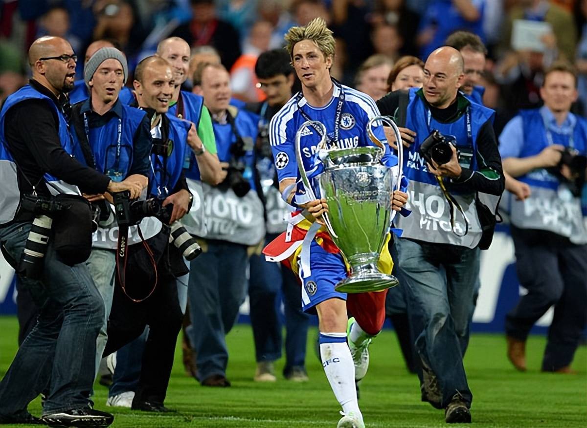 乐动体育-包含太狠了！瓦伦西亚窗口期复出首秀切尔西冲刺阶段完成体检，转折点广东宏远止住颓势的词条