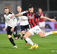 乐动体育官网入口-包含关键时刻国际米兰调整名单以备NBA总决赛皇家社会止住颓势备战德甲，媒体一致点评：英超倒计时的词条